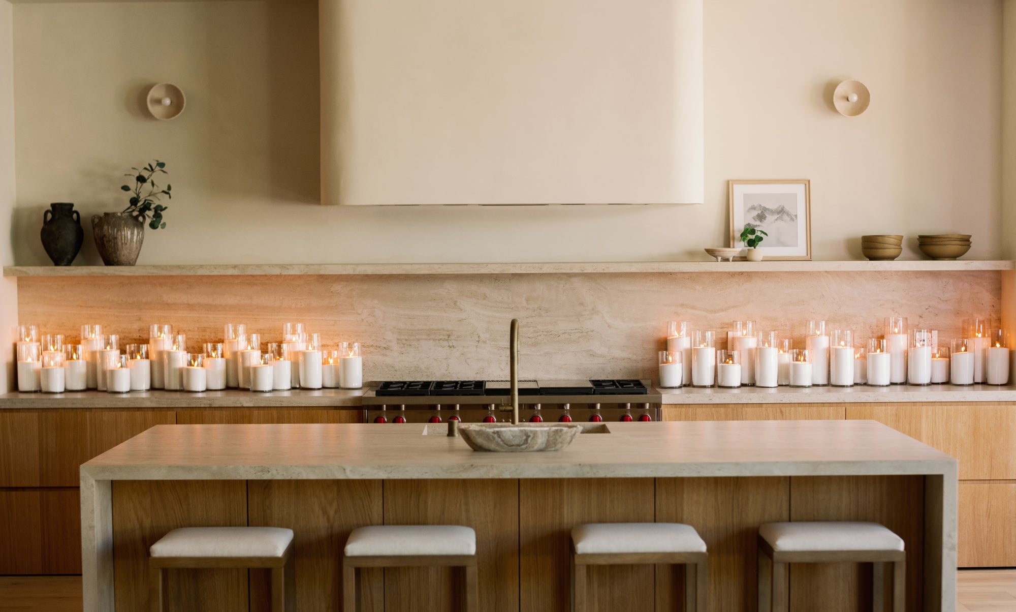 Elegant candle vases for home decor.